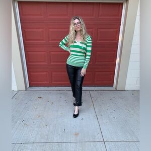 Super soft NWT, Gap pullover. Size small